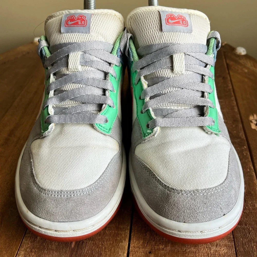 Vintage 2007 Nike Dunk Low, Womens 7.5, Metallic Summit White / Mist Blue - Picture 2 of 9